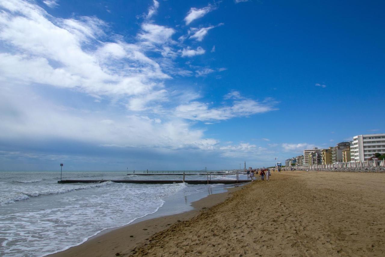 Hotel Helios Lido di Jesolo Exterior foto
