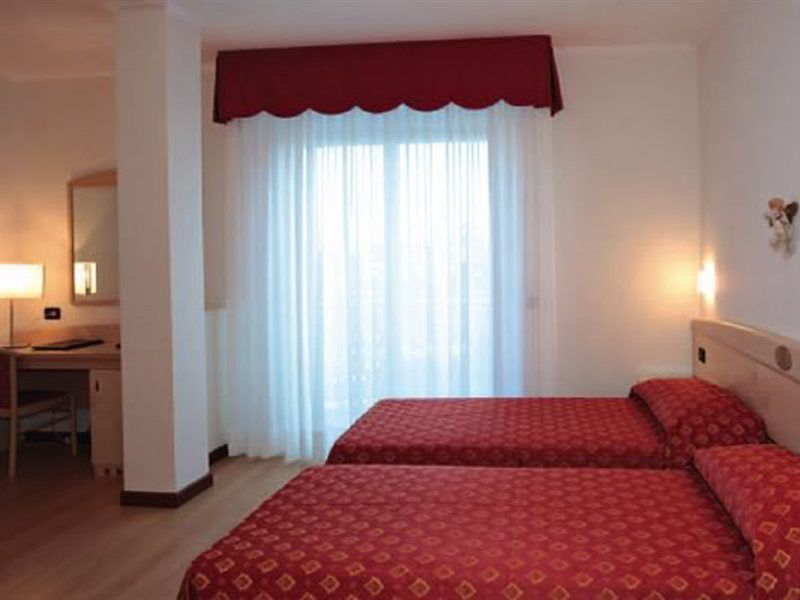 Hotel Helios Lido di Jesolo Exterior foto
