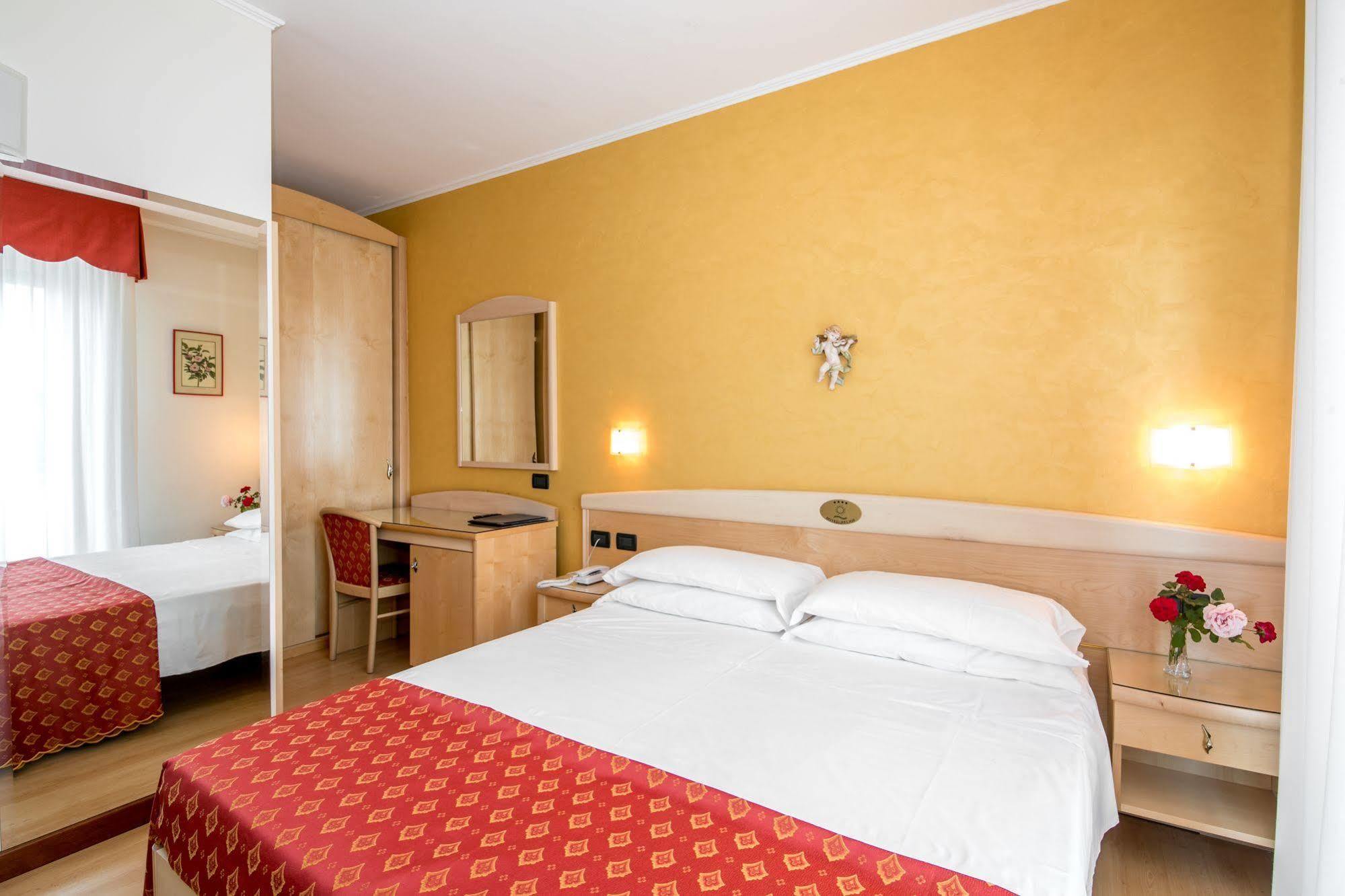 Hotel Helios Lido di Jesolo Exterior foto